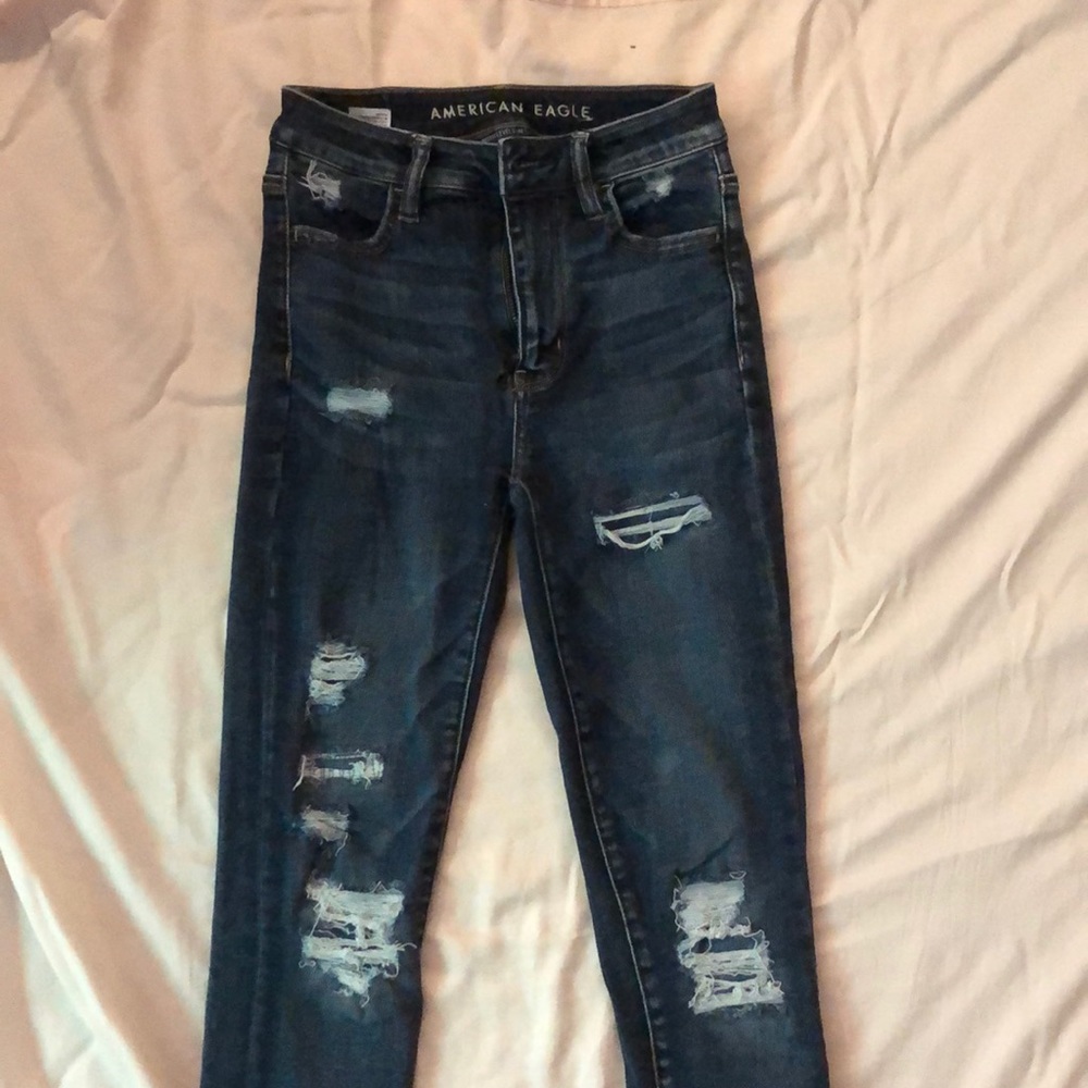 American eagle ripped blue jeans